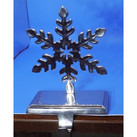 2 Pack 3D Snowflake Christmas Stocking Holders Metal Mantel Silver Tone Unique - Picture 2 of 14